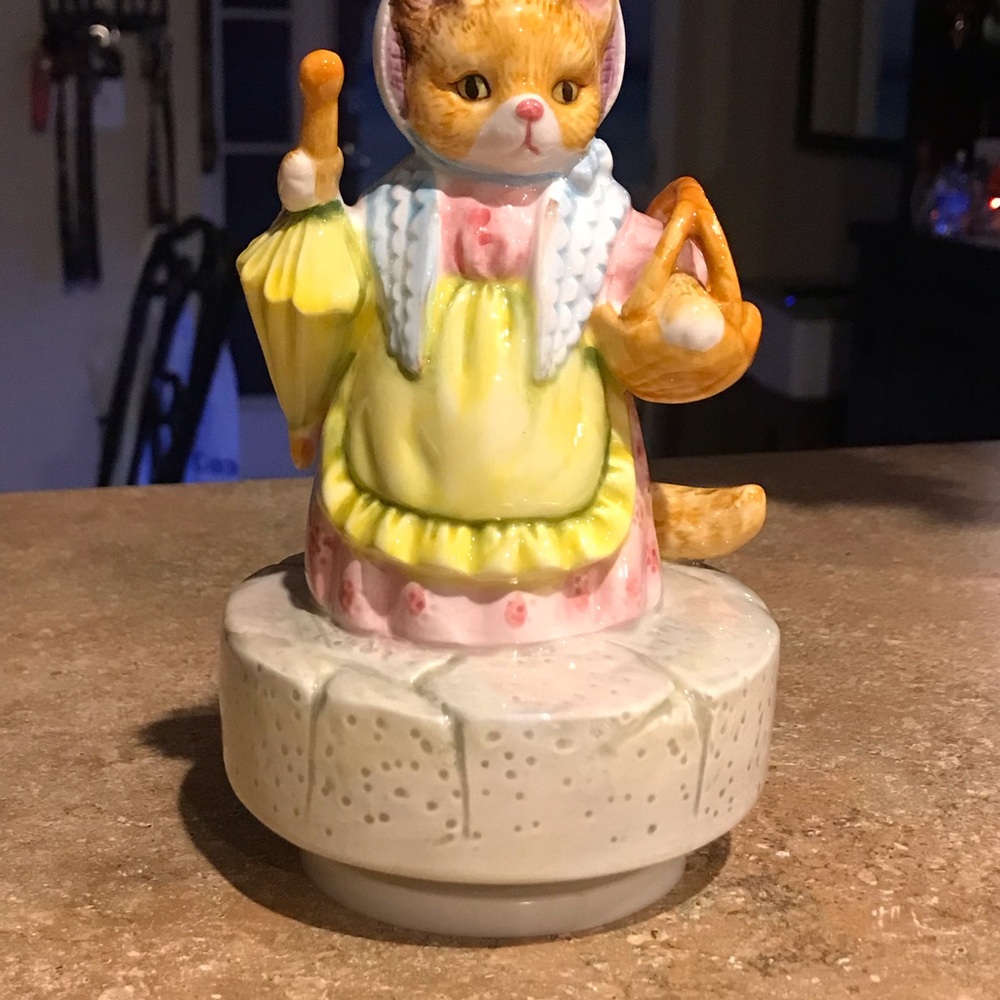 Schmid musical collectible The Roly Poly Pudding” by Beatrix Potter